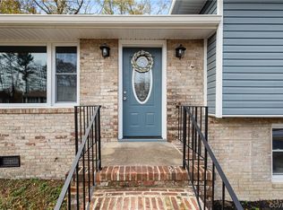 1224 W Roslyn Rd, Colonial Heights, VA 23834