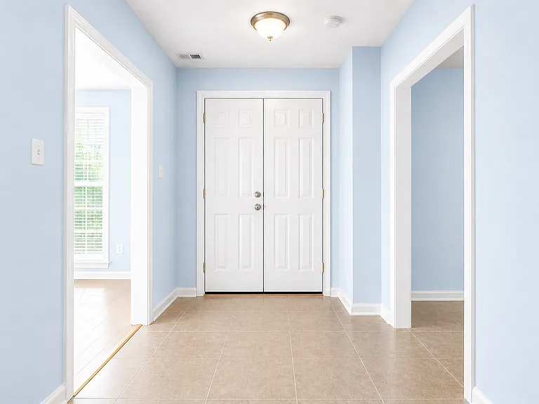 4005 Ashridge Dr — Photo 3