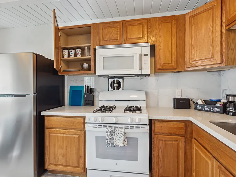 2312 Bonar St #C — Photo 18