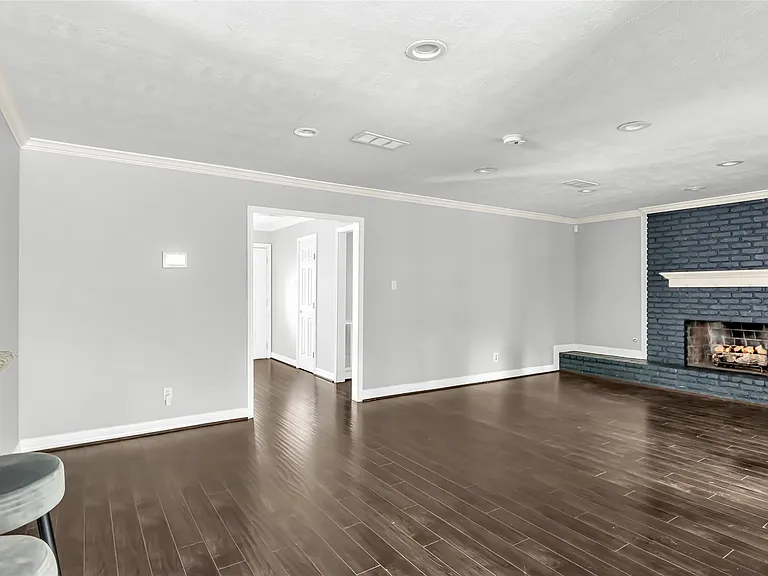 211 W North Hill Dr — Photo 16