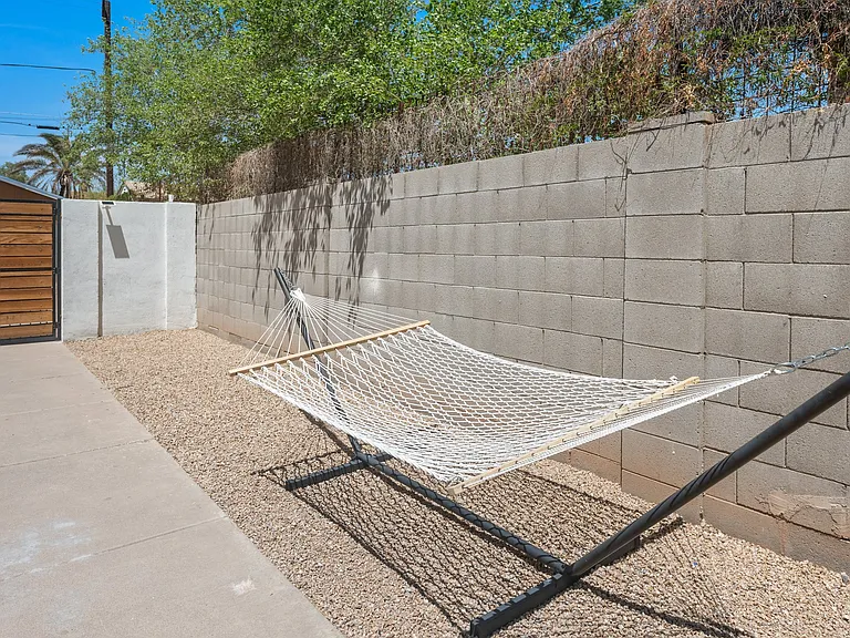 1110 E Polk St #1 — Photo 19