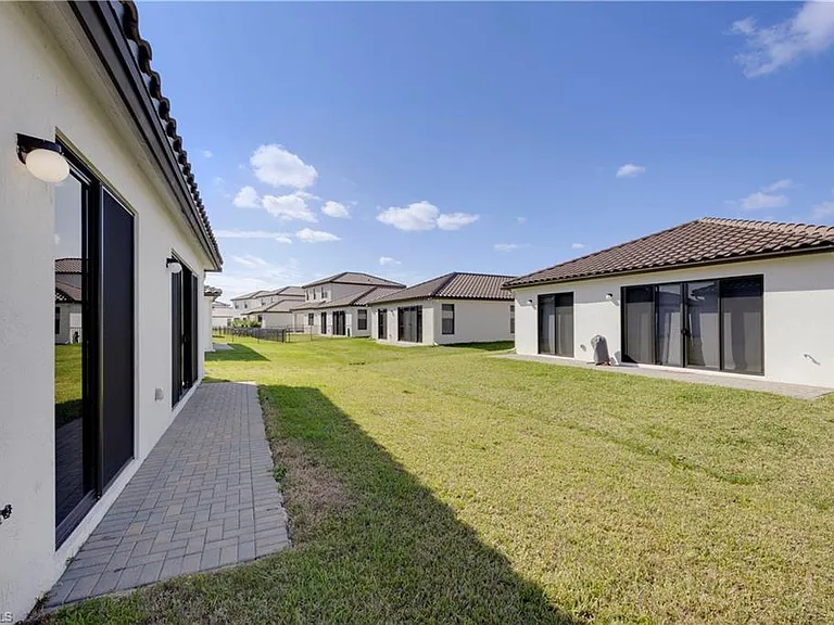 5574 Cassidy Ln — Photo 24
