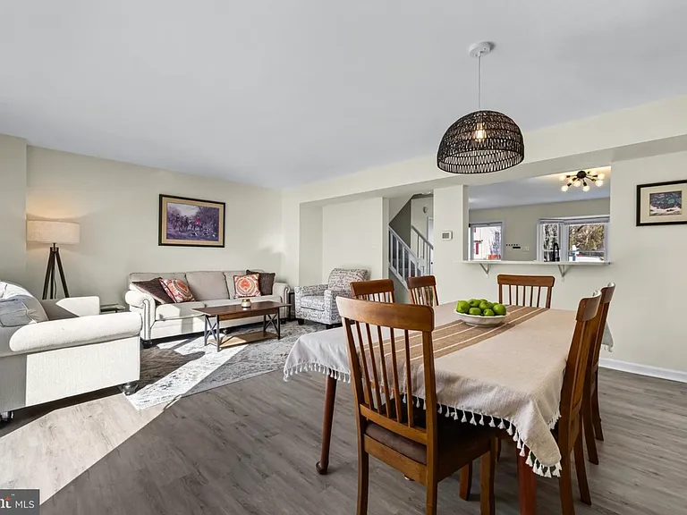 21 Sandstone Ct — Photo 3