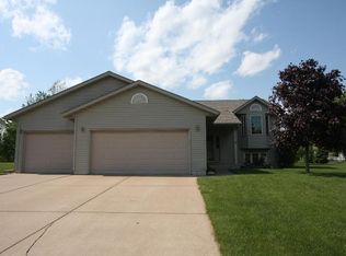 2920 W Hoyem Lane Eau, Claire, WI 54703