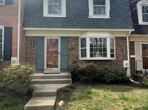 6761 Surreywood Ln, Bethesda, MD 20817