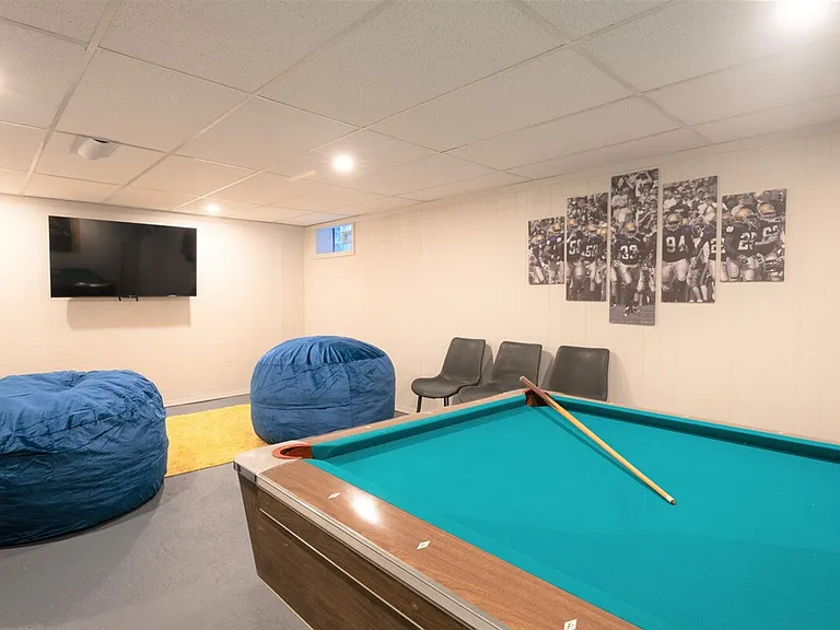 Building's Lounge