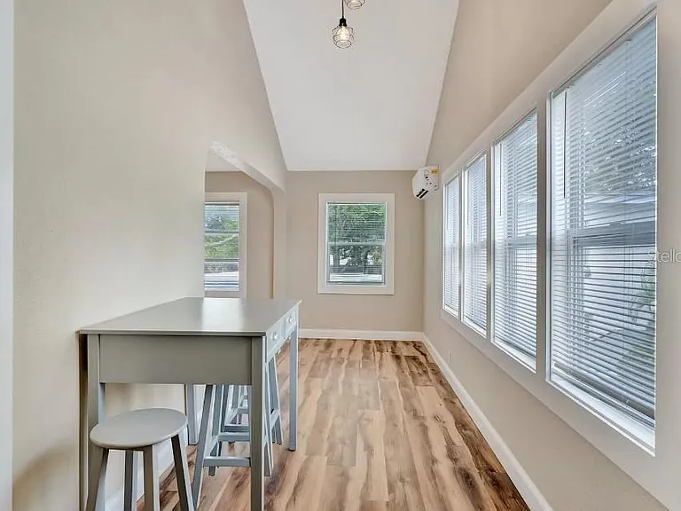 828 22nd Ave N #1/2 — Photo 3