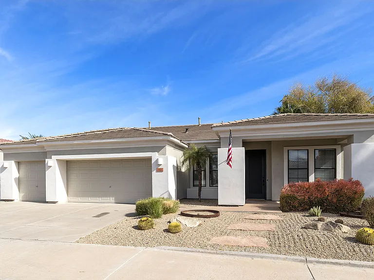 442 W Carob Dr — Photo 11