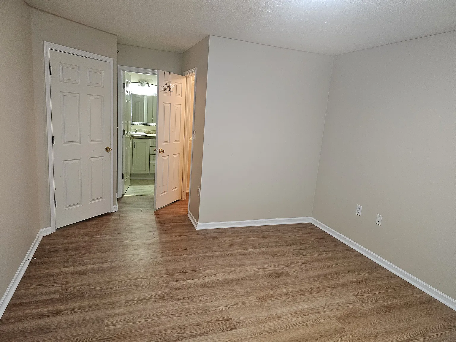 2 bed, 1068 sqft, $1,750 — Photo 2