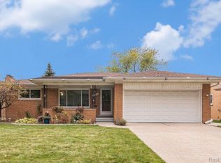 1825 N Evangeline St, Dearborn Heights, MI 48127
