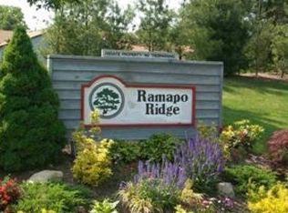 608 Glasmere Rd, Mahwah, NJ 07430