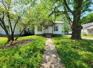 736 W Pershing St, Springfield, MO 65806