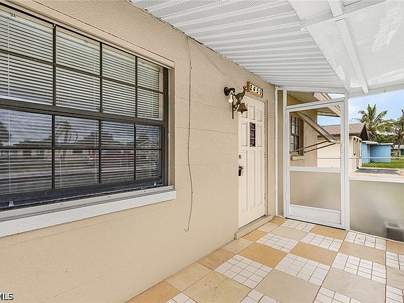 4th image of 2450 Aztec Dr