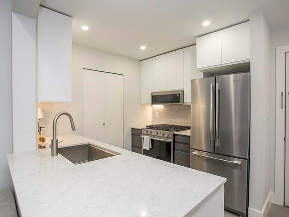 3rd image of 9233 Ferndale Rd #319