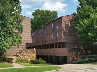 711 W Elm St #11, Urbana, IL 61801
