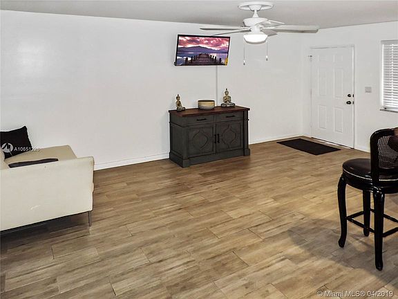 5th image of 20330 NE 2nd Ave APT 1