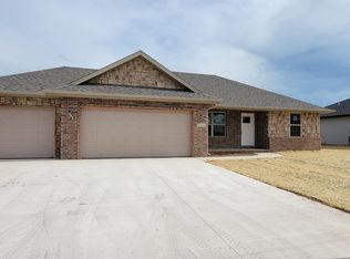 1714 S Landrum St, Mount Vernon, MO 65712