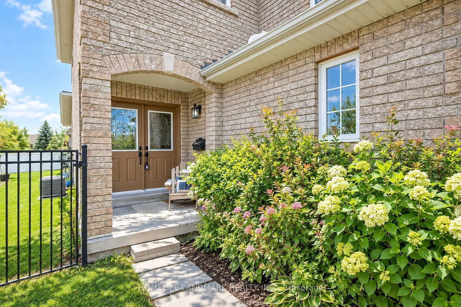 3 bed, $2,500 — Photo 2