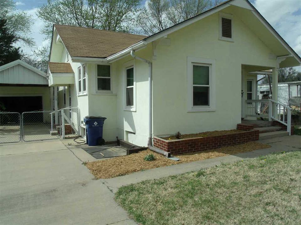 1st image of 421 N Oak St