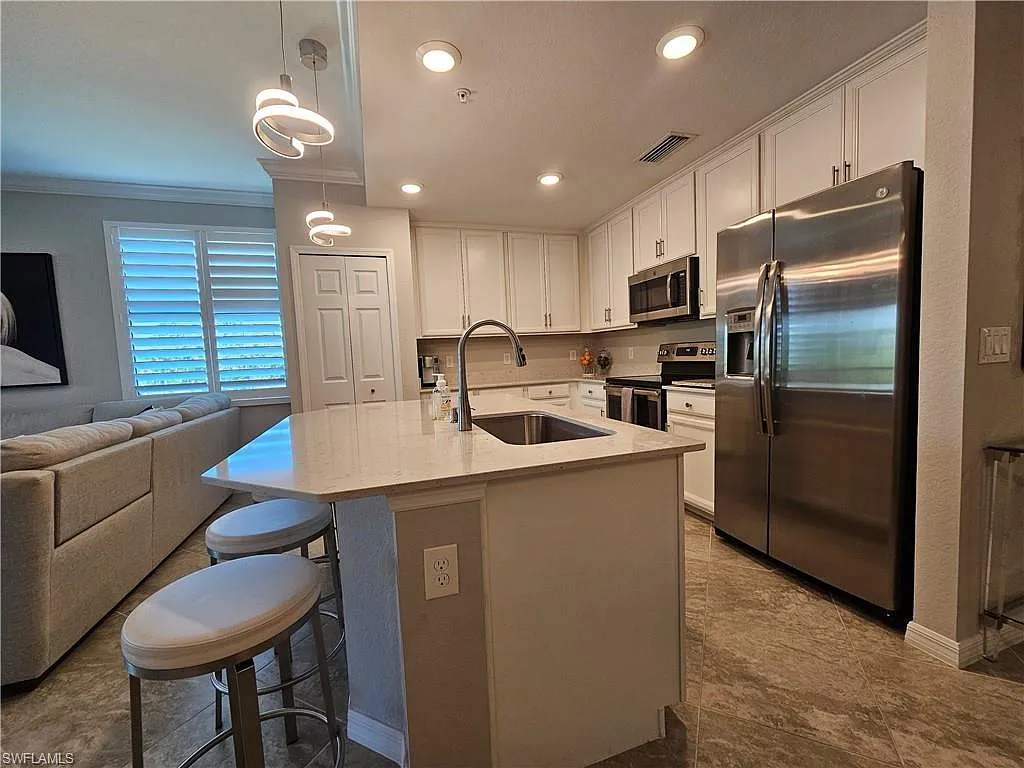 2 bed, 2.0 bath, 1408 sqft, $4,000 — Photo 4