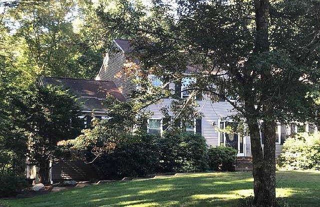 2nd image of 28 Suzanne Dr
