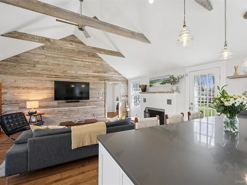 250 Oak Rd