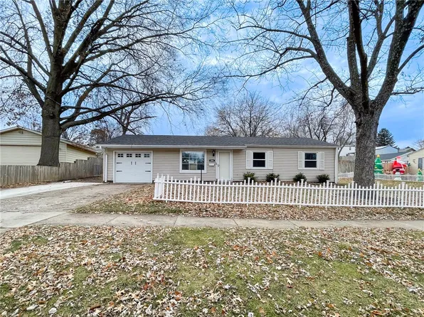 228 Miller Ave, Des Moines, IA 50315