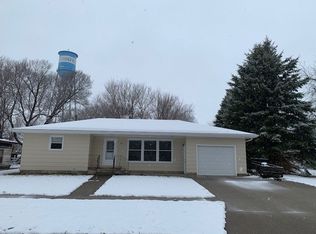 811 Elm St, Springfield, SD 57062