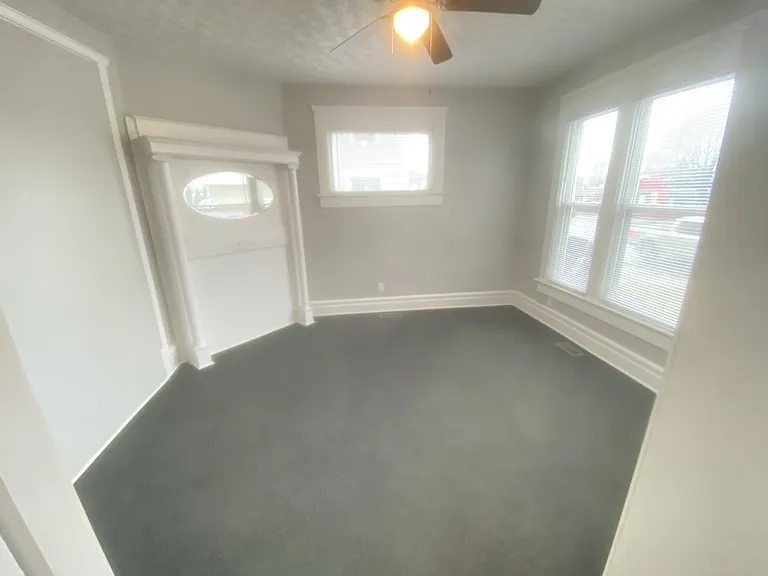 649 S Main St — Photo 4