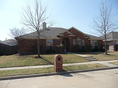 5601 Tulip Dr Photo 1