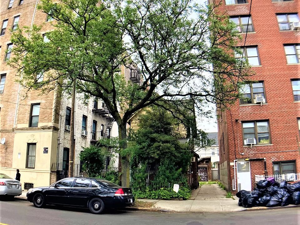 2nd image of 4209 Hampton St
