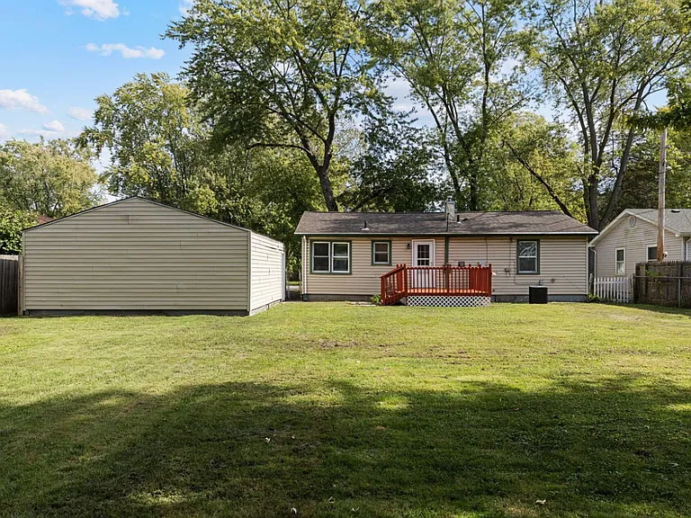 2828 Eleanor St — Photo 12