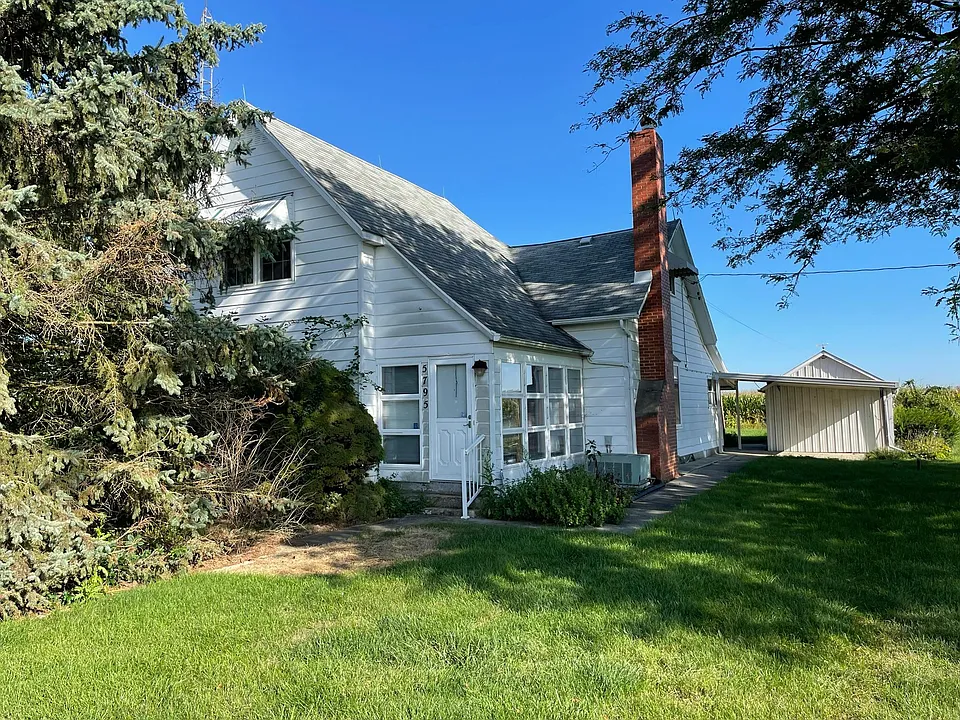 5795 E Walnut Grv