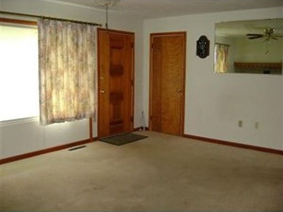 3rd image of 22 Davidson Ave