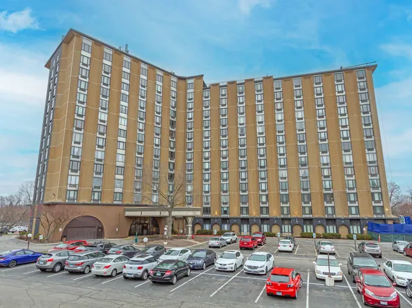 1 Renaissance Pl Unit 101, Palatine, IL 60067