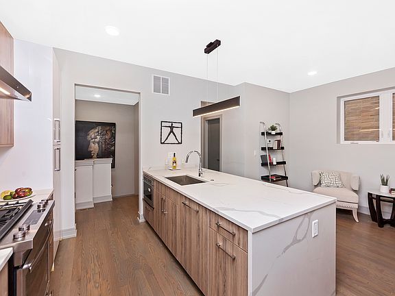4th image of 4956 N Western Ave #1N