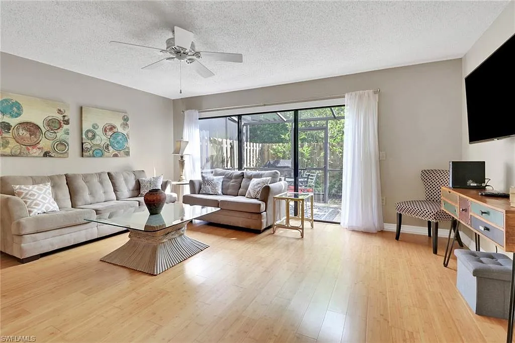 2 bed, 2.5 bath, 1432 sqft, $2,700 — Photo 2