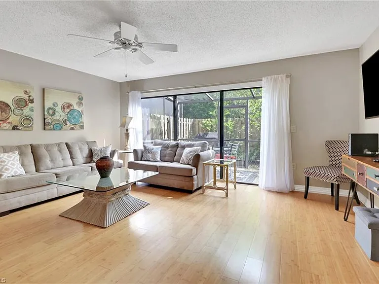 800 Meadowland Dr #H — Photo 2