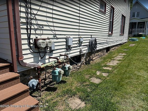2nd image of 425-427 15th Ave