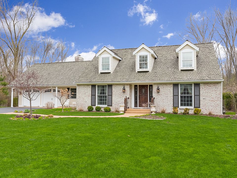 1st image of 3039 Manhattan Ln SE