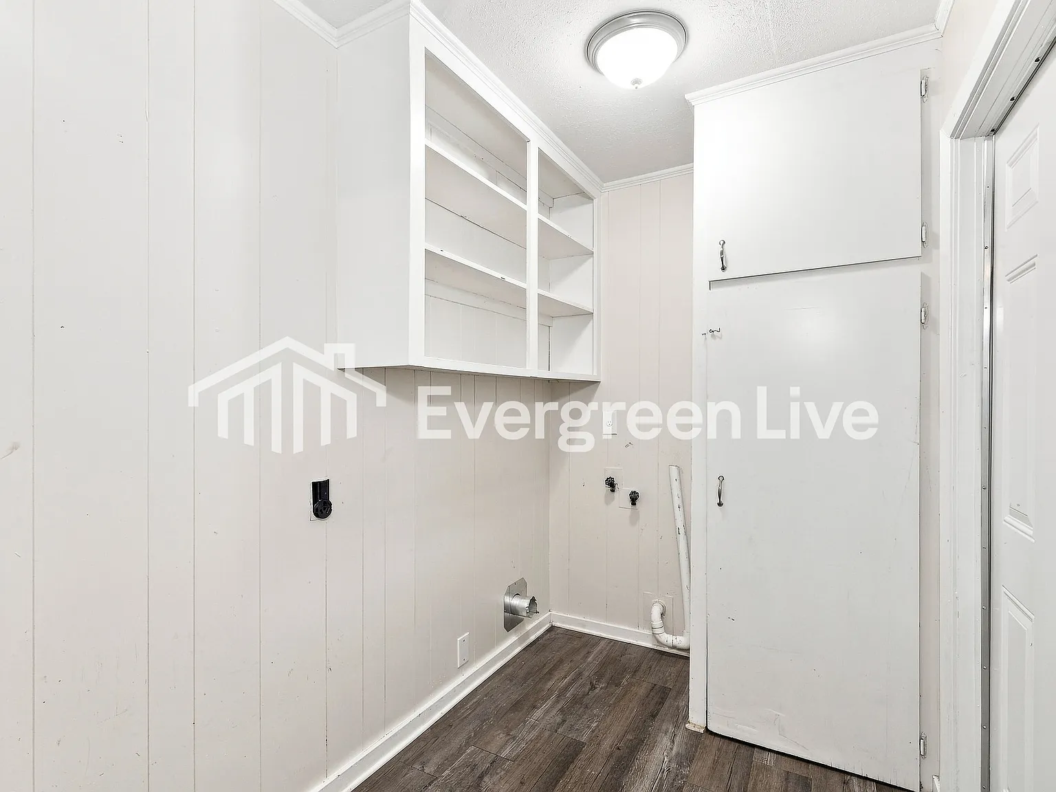 3 bed, 1.0 bath, 1329 sqft, $1,345 — Photo 4