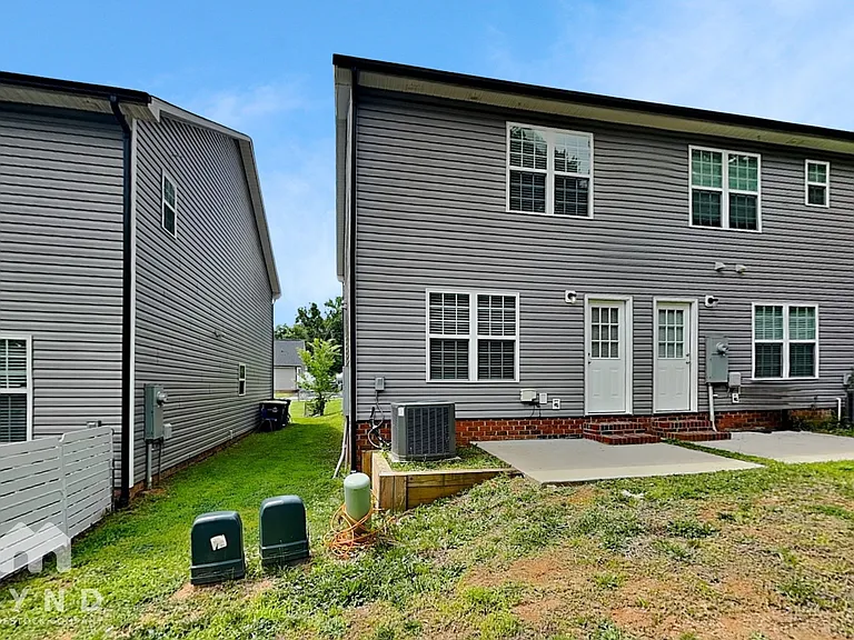 733 Hillside St — Photo 19