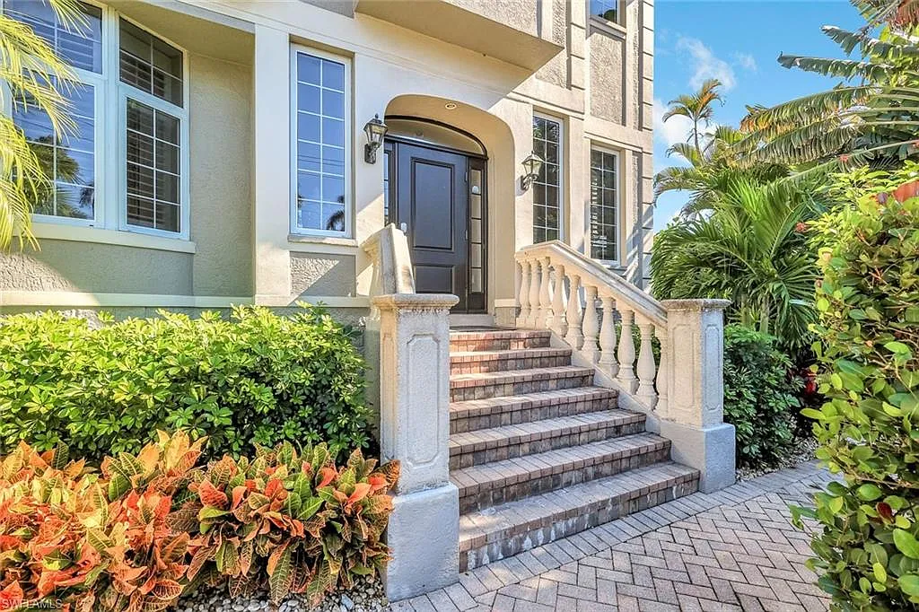 4 bed, 5.0 bath, 2473 sqft, $24,000 — Photo 2