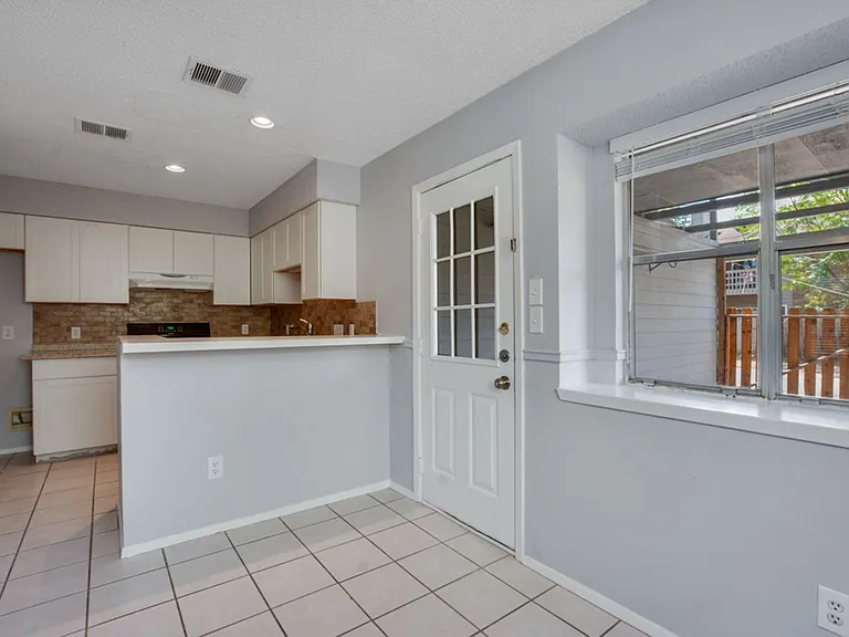 6020 Westcreek Dr #B — Photo 8