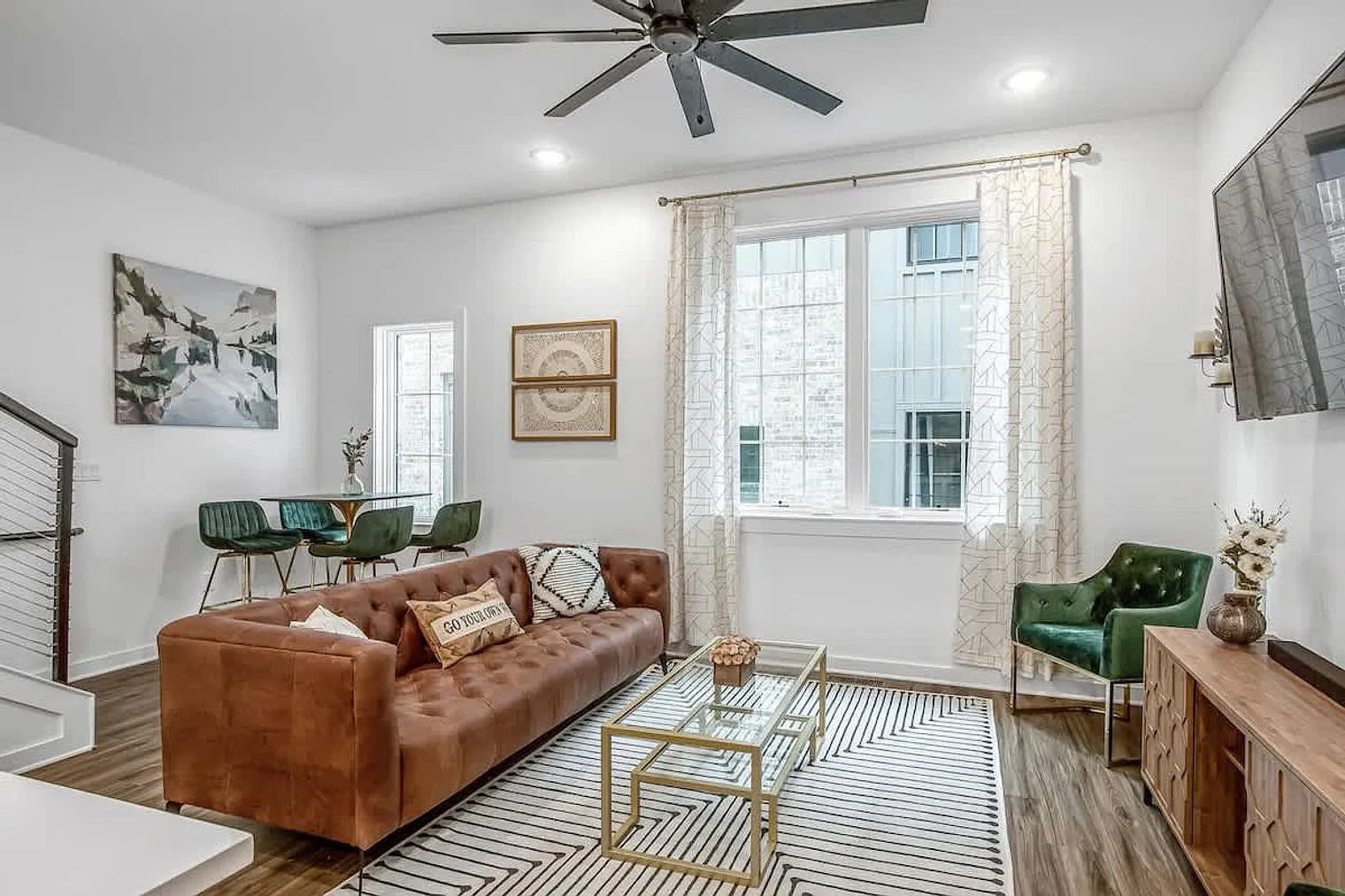 4 bed, 4.0 bath, 1926 sqft, $7,686 — Photo 1
