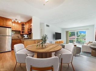 8701 SW 141st St APT H8, Palmetto Bay, FL 33176