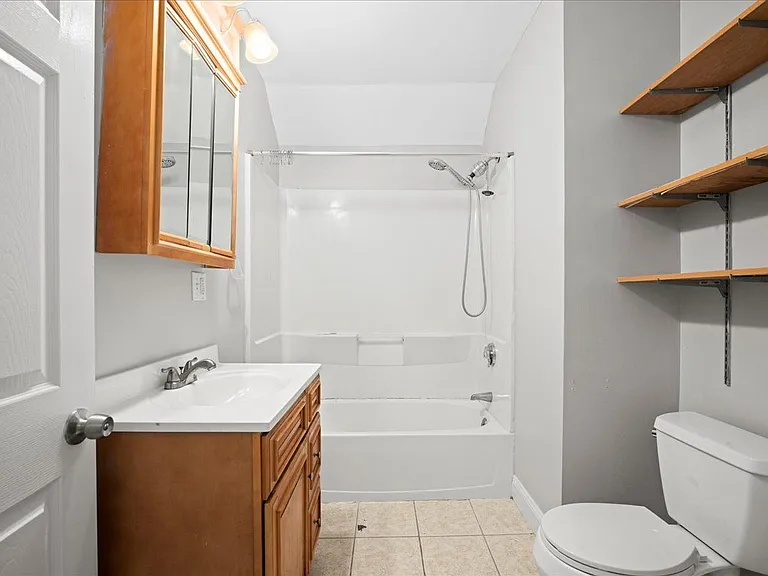 36 Cedar St #2 — Photo 15