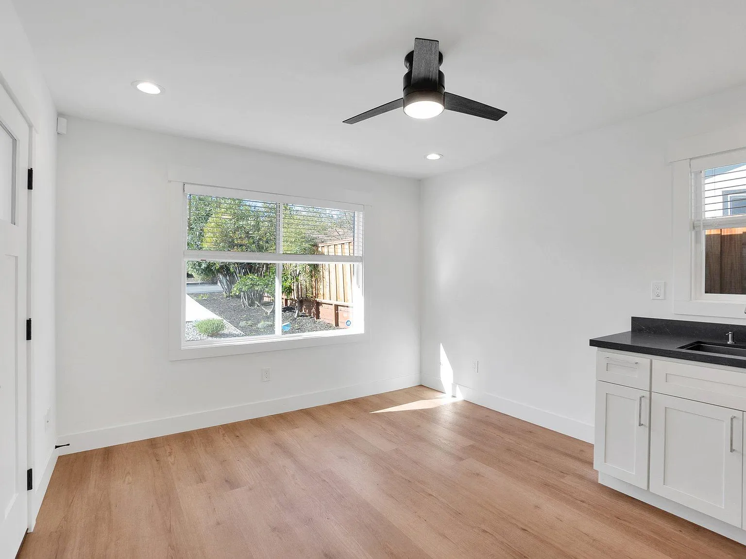 1 bed, 461 sqft, $2,350 — Photo 4