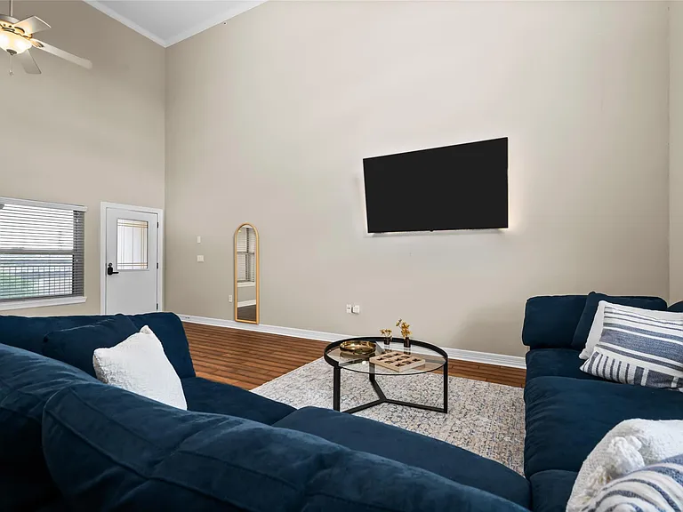 3501 Chenevert St #22 — Photo 23