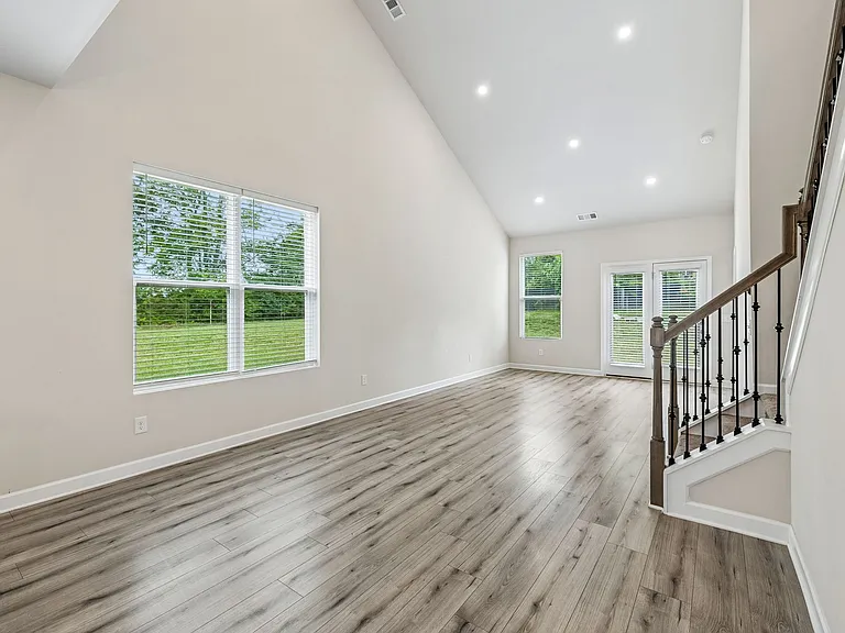 574 Becks Pl — Photo 4